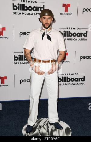 Coral Gables, Floride, États-Unis. 5 octobre 2023. Bad Bunny aux Billboard Latin Music Awards 2023 au Wasco Center à Coral Gables, Floride, le 5 octobre 2023. Crédit : Mpi04/Media Punch/Alamy Live News Banque D'Images