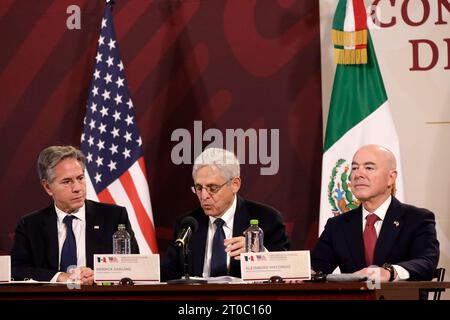 Mexico, Mexique. 05 octobre 2023. 5 octobre 2023, Mexico, Mexique : Antony Blinken, secrétaire d'État des États-Unis ; Merrick Garland, procureur général des États-Unis; Alejandro Mayorkas, Secrétaire de la sécurité intérieure des États-Unis à la conférence de presse dans le cadre du dialogue de haut niveau sur la sécurité Mexique - États-Unis au Palais national de Mexico. Le 5 octobre 2023 à Mexico, Mexique (photo de Luis Barron/Eyepix Group). Crédit : EYEPIX Group/Alamy Live News Banque D'Images