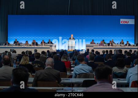 Kiel, Neumünster, Allemagne, 05.10.2023, CDU Schleswig-Holstein, Landesvertreterversammlung und 75. Landesparteitag, sowie Kandidatenaufstellung für die Europawahl 2024 *** Kiel, Neumünster, Allemagne, 05 10 2023, CDU Schleswig Holstein, réunion des représentants de l'État et conférence des partis de l'État de 75, ainsi que des candidats aux élections européennes de 2024 crédit : Imago/Alamy Live News Banque D'Images