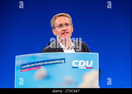 Kiel, Neumünster, Allemagne, 05.10.2023, CDU Schleswig-Holstein, Landesvertreterversammlung und 75. Landesparteitag, sowie Kandidatenaufstellung für die Europawahl 2024 *** Kiel, Neumünster, Allemagne, 05 10 2023, CDU Schleswig Holstein, réunion des représentants de l'État et conférence des partis de l'État de 75, ainsi que des candidats aux élections européennes de 2024 crédit : Imago/Alamy Live News Banque D'Images