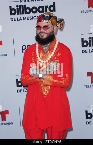 Miami (États-Unis d ' Amérique). 05 octobre 2023. PREMIOS BILLBOARD DE LA Música LATINA 2023 -- photo : Farruko arrivant au Watsco Center à Coral Gables, FL le 5 octobre 2023 (photo Alberto E. Tamargo/Sipa USA) crédit : SIPA USA/Alamy Live News Banque D'Images