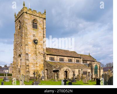 Église paroissiale médiévale dédiée à St Helen, Waddington, Lancashire. Banque D'Images