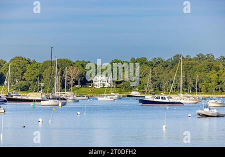 bateaux sur l'amarrage dans le port de dering, île abri, ny Banque D'Images