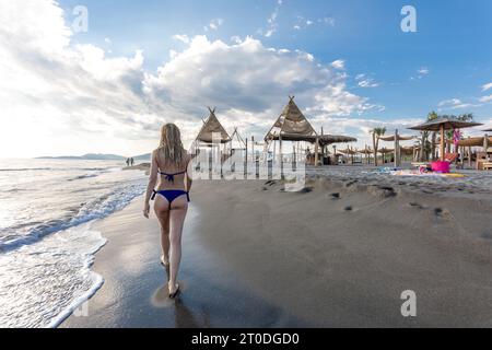 Ulcinj, Ada Bojana, Monténégro - juin 11 2022 : célèbre plage de sable au sud de la côte du Monténégro près d'Ulcinj Banque D'Images