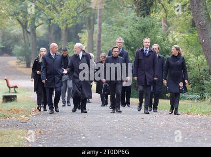 Regierenden Bürgermeister Kai Wegner, Wolfgang Thierse, Kuratoriumsvorsitzender der Bundeskanzler-Willy-Brandt-Stiftung, Thomas Kutschaty, stellvertretender Parteivorsitzender der SPD für den SPD-Parteivorederstand Vizepräsident, Dennis Buchner geschäftsführendes, Bürgermeister des Abgeordnetenhauses von Berlin, Sabine Wedrych Wedrych Wedrych, Willy-Kai Vorsnidt-Kai Wolfgang Thierse, Président du Conseil d'administration du Chancelier fédéral Willy Brandt Foun Banque D'Images