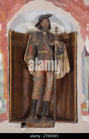 Monteleone di Fermo (Italie, Marches - province de Fermo) Église Misericordia. Allée droite, autel de San Rocco. Statue représentant San Rocco (atelier des Marches, 16e siècle) Banque D'Images