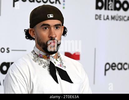 Coral Gables, Floride, États-Unis. 5 octobre 2023. Bad Bunny aux Billboard Latin Music Awards 2023 au Wasco Center à Coral Gables, Floride, le 5 octobre 2023. Crédit : Mpi04/Media Punch/Alamy Live News Banque D'Images