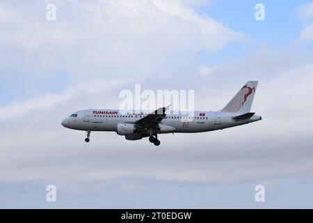 TS-IMF Tunisair Airbus A320-211 Banque D'Images