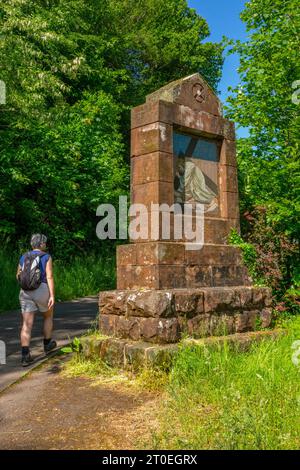 Stations de la Croix sur le sentier de randonnée Saarschleife-Tafeltour, Traumschleifen Saar-Hunsrück, Mettlach, Sarre, Vallée de la Sarre, parc naturel de Saar-Hunsrück, Sarre, Allemagne Banque D'Images