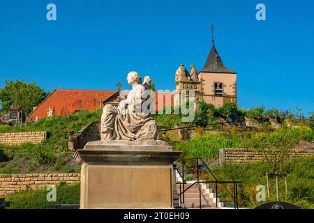 Cimetière Cimetière de Sarralbe avec chapelle la chapelle de la montagne d'Albe, Saaralbe, Saar, Département Moselle, Saartal, grand est, France Banque D'Images