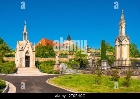 Cimetière Cimetière de Sarralbe avec chapelle la chapelle de la montagne d'Albe, Saaralbe, Saar, Département Moselle, Saartal, grand est, France Banque D'Images