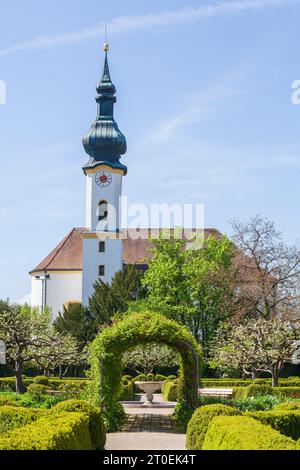 Church St. Josef avec jardin du château, Starnberg, Fünfseenland, haute-Bavière, Bavière, Allemagne, Europe Banque D'Images