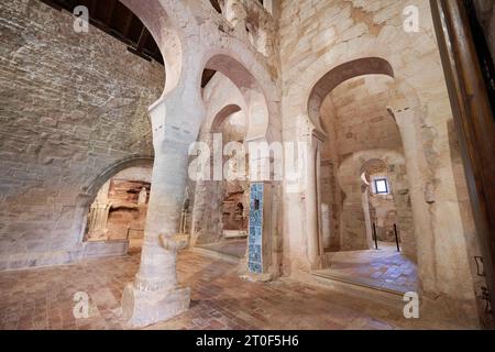 Vue intérieure du monastère de Suso à San Millan de la Cogolla, la Rioja, Espagne. Banque D'Images