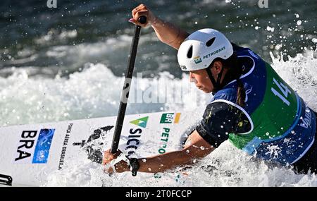 Vaires-sur-Marne, d'Île-de-France, France. 06 octobre 2023. 2023 finales de la coupe du monde de canoë. Stade nautique Olympique. Vaires-sur-Marne, d'Île-de-France. Ana Satila (BRA) dans le canoë féminin lors de la finale de la coupe du monde de canoë 2023 au Stade nautique Olympique, France. Crédit : Sport in Pictures/Alamy Live News Banque D'Images