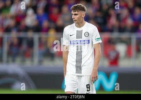 Sosnowiec, Pologne. 05 octobre 2023. Szymon Wlodarczyk de Sturm Graz vu lors du match de football UEFA Europa League 2023/2024 entre Rakow Czestochowa et Sturm Graz à ArcelorMittal Park. Score final ; Rakow Czestochowa 0:1 Sturm Graz. (Photo Grzegorz Wajda/SOPA Images/Sipa USA) crédit : SIPA USA/Alamy Live News Banque D'Images