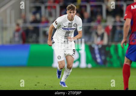 Sosnowiec, Pologne. 05 octobre 2023. Szymon Wlodarczyk de Sturm Graz vu en action lors du match de football UEFA Europa League 2023/2024 entre Rakow Czestochowa et Sturm Graz à ArcelorMittal Park. Score final ; Rakow Czestochowa 0:1 Sturm Graz. (Photo Grzegorz Wajda/SOPA Images/Sipa USA) crédit : SIPA USA/Alamy Live News Banque D'Images