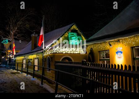 Les tavernes traditionnelles et le village viticole de Grinzing près de Vienne en Autriche. Banque D'Images