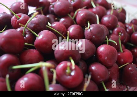 cerises délicieuses et saines prêtes à être mangées Banque D'Images