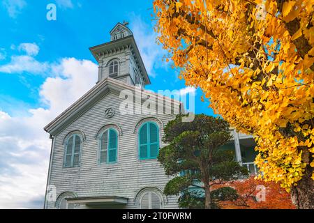 kyushu, japon - déc 14 2022 : Bâtiment en bois de deux étages qui a été préservé du séminaire Dejima construit pour la Nouvelle Église chrétienne de Nagasaki Banque D'Images