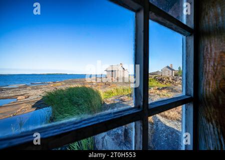 Vue fenêtre sur l'île de Sältingskär, Ahvenanmaa, Finlande Banque D'Images