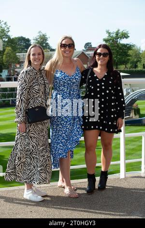 Ascot, Berkshire, Royaume-Uni. 7 octobre 2023. Coureurs arrivant à l'hippodrome d'Ascot pour le samedi de course d'automne par une belle chaude journée ensoleillée. Crédit : Maureen McLean/Alamy Live News Banque D'Images