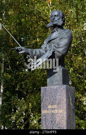 CRONSTADT, RUSSIE - 16 SEPTEMBRE 2023 : Monument au peintre marin russe I.K. Aivazovsky un jour ensoleillé de septembre Banque D'Images