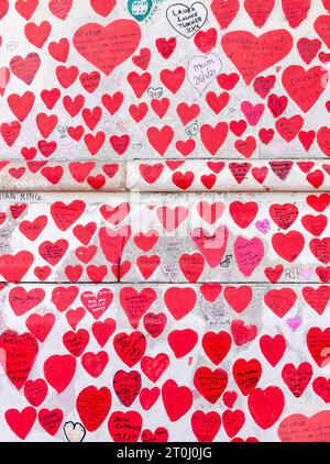 The National Covid Memorial Wall, South Bank, London Borough of Lambeth, Greater London, Angleterre, Royaume-Uni Banque D'Images