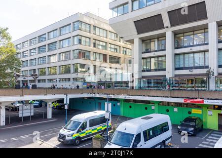 Entrée principale, St Thomass' NHS Hospital, Westminster Bridge Road, South Bank, London Borough of Lambeth, Greater London, Angleterre, Royaume-Uni Banque D'Images