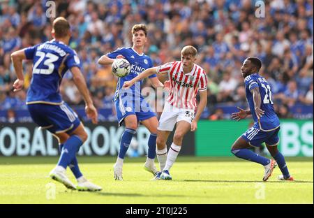 Nathan Lowe de Stoke City en action lors du Sky Bet Championship Match au King Power Stadium, Leicester. Date de la photo : Samedi 7 octobre 2023. Banque D'Images