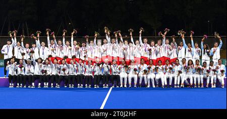 Hangzhou, province chinoise du Zhejiang. 7 octobre 2023. Les médaillées assistent à la cérémonie de remise des prix du hockey féminin aux 19e Jeux asiatiques à Hangzhou, dans la province du Zhejiang, dans l'est de la Chine, le 7 octobre 2023. Crédit : Li an/Xinhua/Alamy Live News Banque D'Images