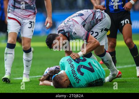 Milan, Italie. 07 octobre 2023. Lukasz Skorupski du Bologna FC célèbre avec Charalampos Lykogiannis du Bologna FC lors du match de football Serie A 2023/24 entre le FC Internazionale et le Bologna FC au stade Giuseppe Meazza, Milan, Italie le 07 octobre 2023 crédit : Independent photo Agency/Alamy Live News Banque D'Images