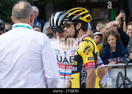 Como, Italie. 07 octobre 2023. Roglic Primoz (SLO) de Jumbo-Visma avec Pogacar Tadej (SLO) de l'équipe EMIRATES des ÉMIRATS arabes Unis lors du Giro di Lombardia 2023, course de cyclisme de rue à Côme, Italie, octobre 07 2023 crédit : Agence photo indépendante/Alamy Live News Banque D'Images