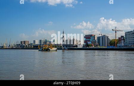 Skyline d'Anvers, Belgique vu de l'Escaut Banque D'Images