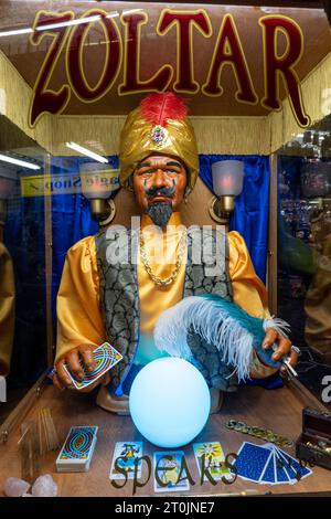 Zoltar est une machine de parc d'attractions fortunée, New York City, 2023, États-Unis Banque D'Images