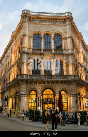 Café Central, un café viennois traditionnel situé à Herrengasse 14 dans le premier arrondissement d'Innere Stadt. Le café occupe le rez-de-chaussée de la forme Banque D'Images