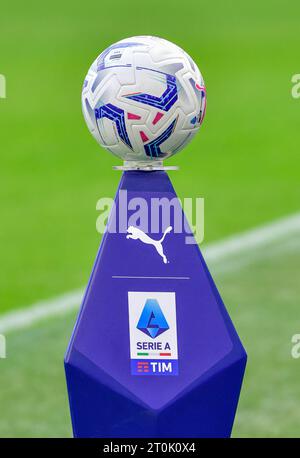 Milan, Italie. 07 octobre 2023. Le ballon de match de Puma est prêt pour le match de Serie A entre l'Inter et Bologne à Giuseppe Meazza à Milan. (Crédit photo : Gonzales photo/Alamy Live News Banque D'Images