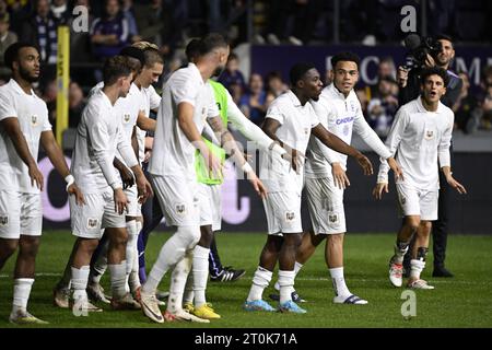 Bruxelles, Belgique. 07 octobre 2023. Les joueurs d'Anderlecht célèbrent après avoir remporté 3-1 un match de football entre le RSC Anderlecht et KV Mechelen, le jour 10 de la 2023-2024 'Jupiler Pro League' première division du championnat belge, à Bruxelles, le samedi 07 octobre 2023. BELGA PHOTO LAURIE DIEFFEMBACQ crédit : Belga News Agency/Alamy Live News Banque D'Images