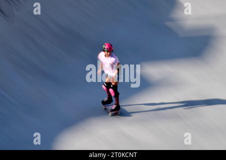 Lido Di Ostia, Rome, Italie. 07 octobre 2023. L'australienne Arisa Trew participe aux demi-finales du Championnat du monde féminin de Skateboarding Park 2023, une épreuve qualificative pour les Jeux Olympiques de Paris, au Spot Skatepark à Lido di Ostia, Rome, Italie, le 7 octobre 2023. Arisa Trew s'est classée 12e. Crédit : Insidefoto di andrea staccioli/Alamy Live News Banque D'Images