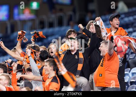 Sydney, Australie. 07 octobre 2023. Les fans de Brisbane Roar montrent leur soutien lors du match de finale de la coupe d'Australie 2023 entre le Sydney FC et le Brisbane Roar FC au stade Allianz le 7 octobre 2023 à Sydney, Australie Credit : IOIO IMAGES/Alamy Live News Banque D'Images