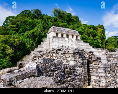 Ruines étonnantes du site archéologique de Palenque et de son Temple des inscriptions bien conservé, Chiapas, Mexique Banque D'Images