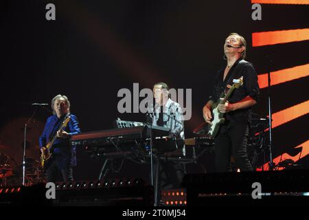 Le groupe pop italien Pooh lors de “Amici X Sempre Tour 2023” à l’Unipol Arena, Bologne, Italie, le 07 octobre 2023 - photo Michele Nucci Banque D'Images