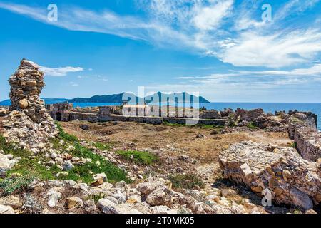 Vue panoramique sur le château de Methoni. Le château est une fortification médiévale dans la ville portuaire de Methoni, Messinia Péloponnèse, Grèce. Banque D'Images