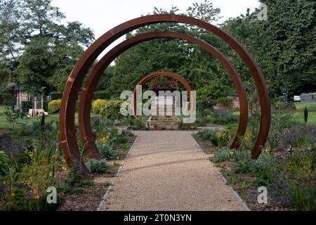 Cyril Sellars Memorial Walk, Coronation Park, Corby, Northamptonshire, Angleterre, ROYAUME-UNI Banque D'Images