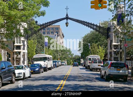 Alexander Hamilton Gate, l'une des six grandes entrées du City College de New York. Banque D'Images