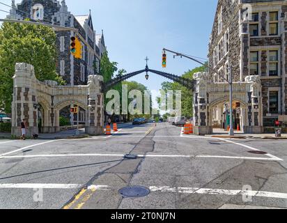 Alexander Hamilton Gate, l'une des six grandes entrées du City College de New York. Banque D'Images