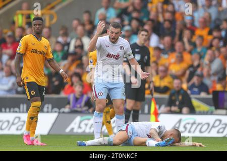 Wolverhampton, Royaume-Uni. 08 octobre 2023. John McGinn #7 d'Aston Villa réagit lors du match de Premier League Wolverhampton Wanderers vs Aston Villa à Molineux, Wolverhampton, Royaume-Uni, le 8 octobre 2023 (photo de Gareth Evans/News Images) à Wolverhampton, Royaume-Uni le 10/8/2023. (Photo Gareth Evans/News Images/Sipa USA) crédit : SIPA USA/Alamy Live News Banque D'Images