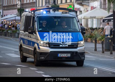 Fourgon de police, route royale, Varsovie, Pologne Banque D'Images