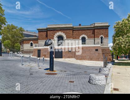 Harlem Stage at the Gatehouse occupe le monument New-yorkais converti 135th Street Gatehouse du système de l'aqueduc de Croton. Banque D'Images