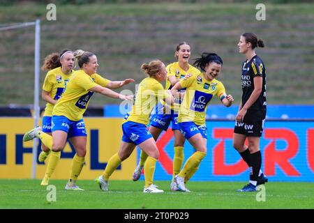 Claudia Wasser (7 First Vienna FC) et plusieurs joueurs du First Vienna FC célèbrent un but lors du match Admiral Frauen Bundesliga First Vienna FC vs SCR Altach à Hohe Warte (Tom Seiss/ SPP) Banque D'Images