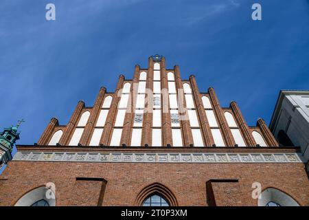 Façade extérieure de l'Archicathedial Basilique de St. Jean le Baptiste , vieille ville, Varsovie, Pologne Banque D'Images